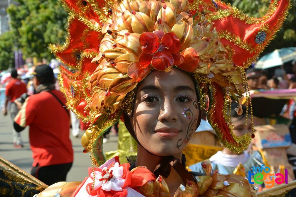 Pawai HUT RI ke-71 di Kota Tegal 1 s