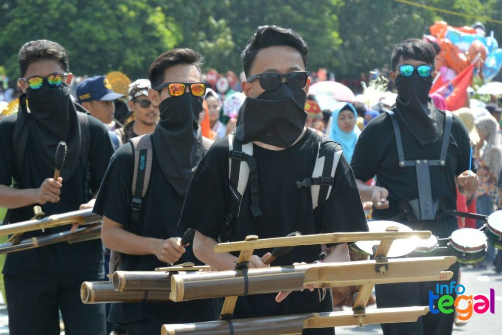 Pawai HUT RI ke-71 di Kota Tegal 3 s