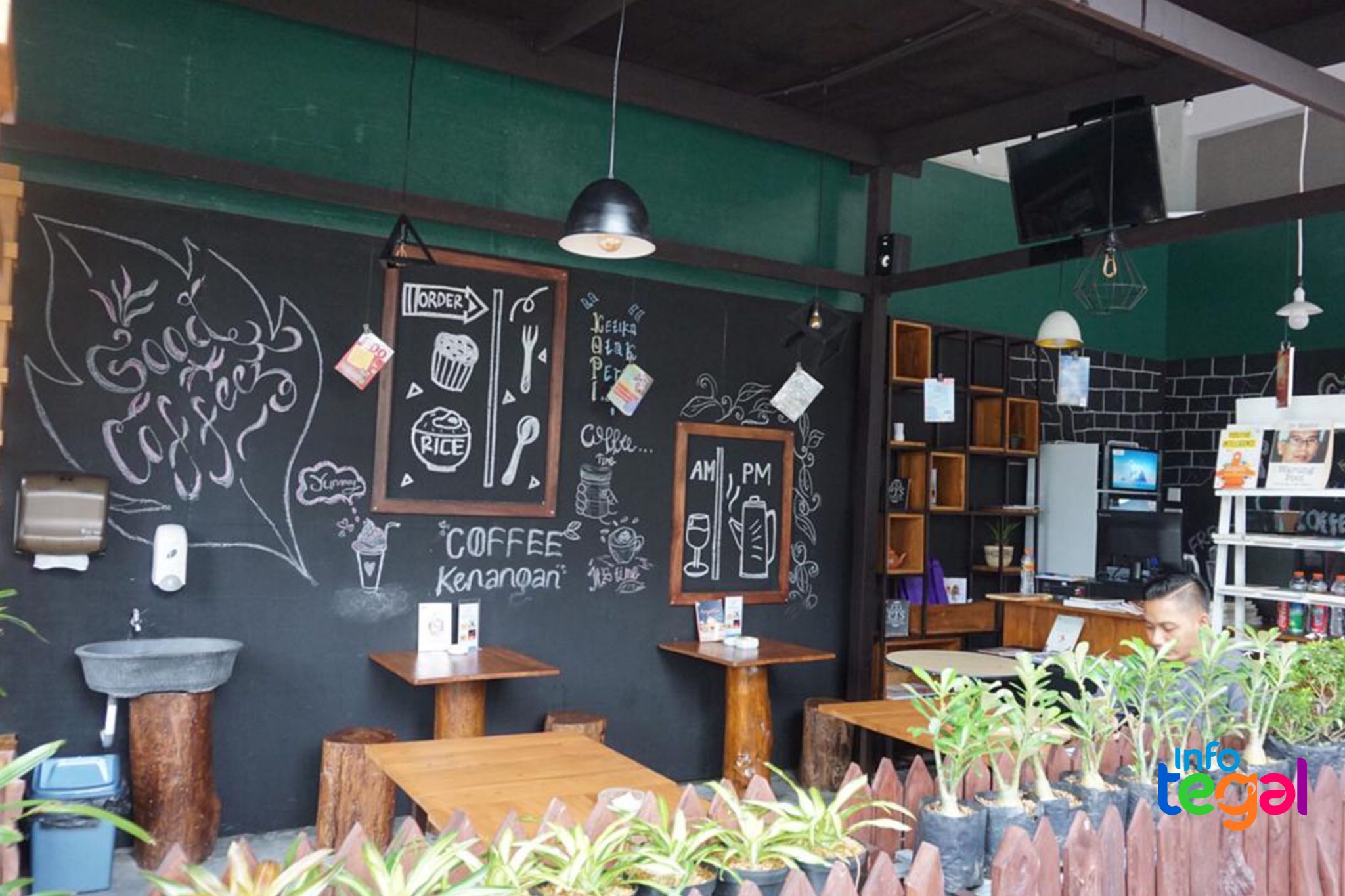 Literasi Cafe, Solusi Bagi Kutu Buku yang Doyan ke Kafe | infotegal